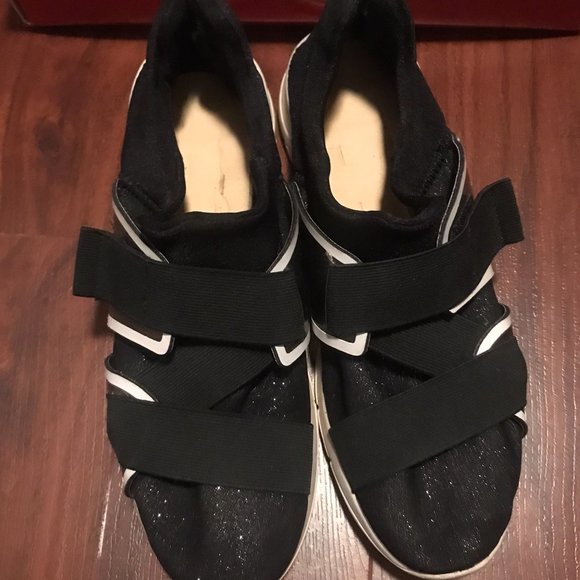 Guess Gwverna Sneakers - Picture 3 of 8